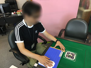 麻雀牌の拭き掃除